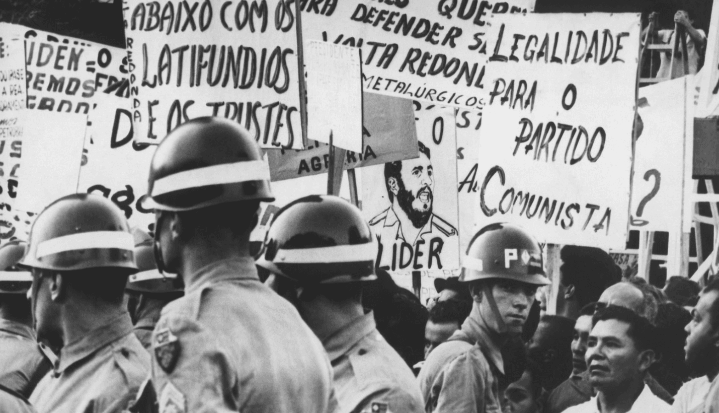 Ascensão de governos autoritários